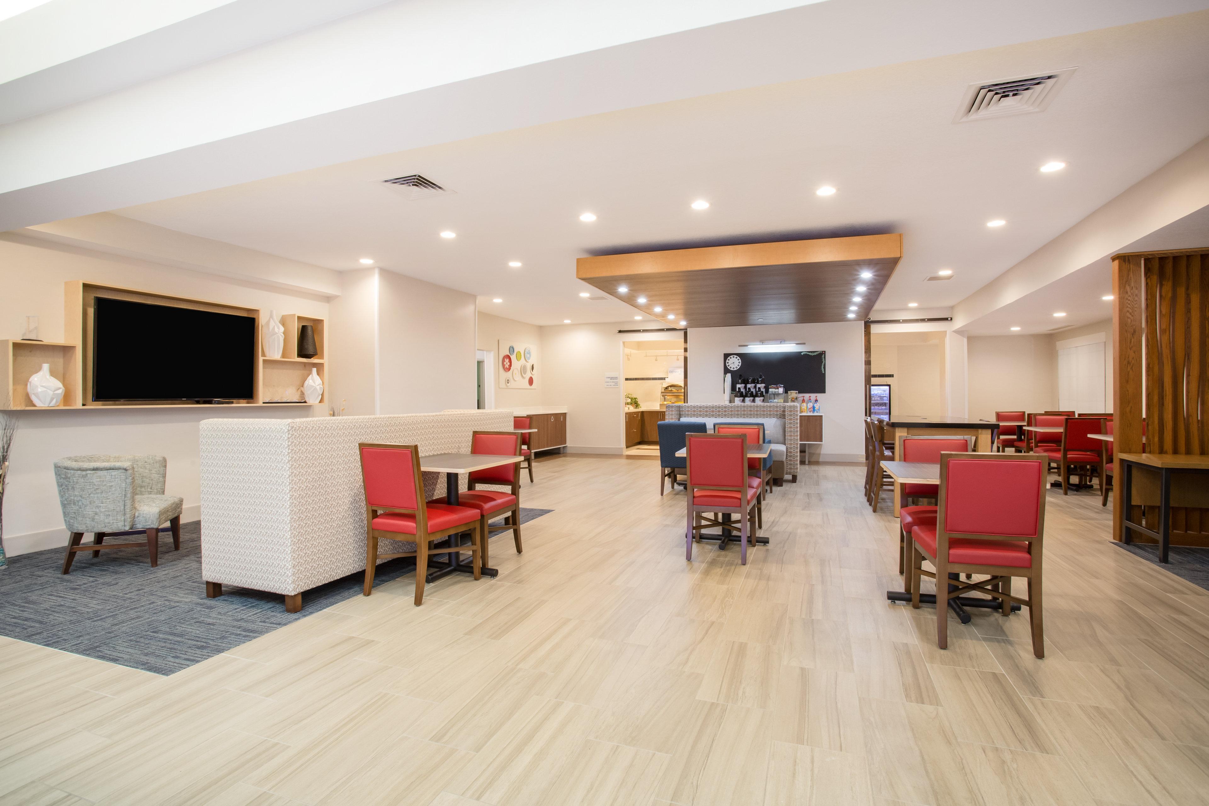 Holiday Inn Express Hotel & Suites Fort Collins By Ihg Exterior foto